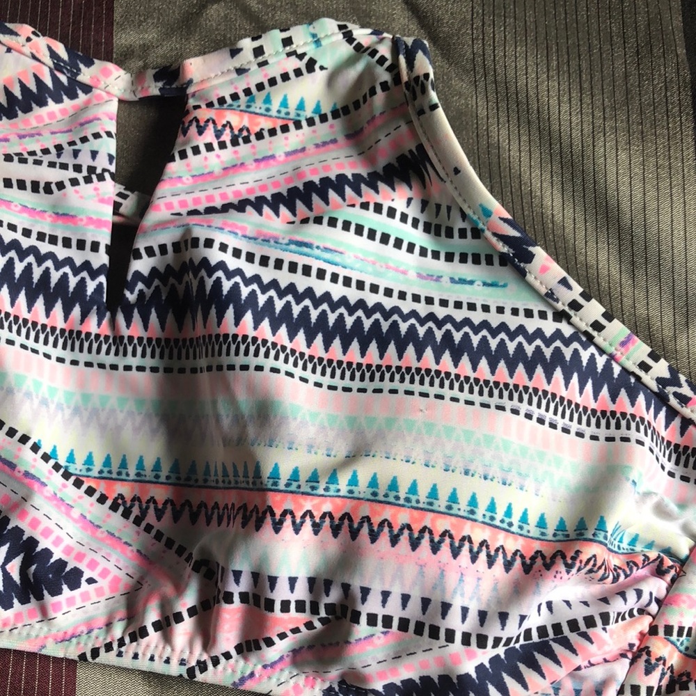 Patterned Swim Top - Picture 2 of 4